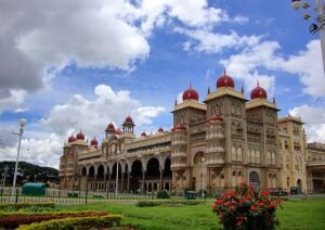 Read more : deccanvoice.com - Top 10 Tourist Places in India