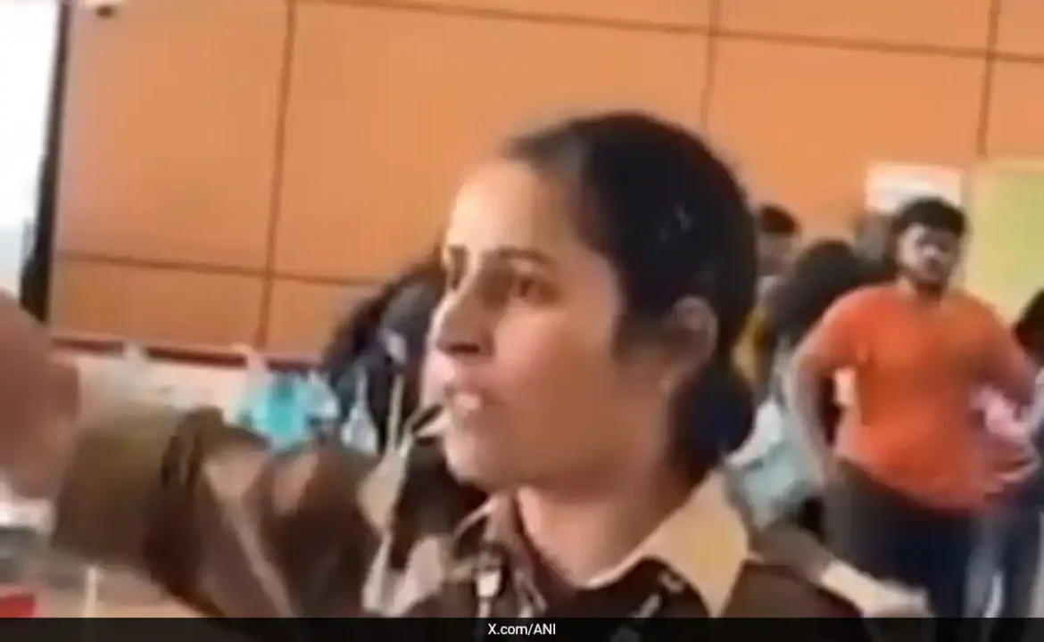 You abused my Mother : Constable Who "Slapped" Kangana Ranaut - Deccan Voice