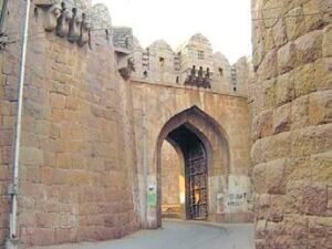 Fateh Darwaza Golconda - deccanvoice.com